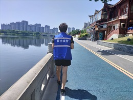 加強(qiáng)河堤巡查   筑牢汛期安全防線(xiàn)